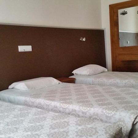 Pensao Lourenco Curia Room photo